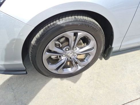 Used 2023 Honda Accord EX image 4