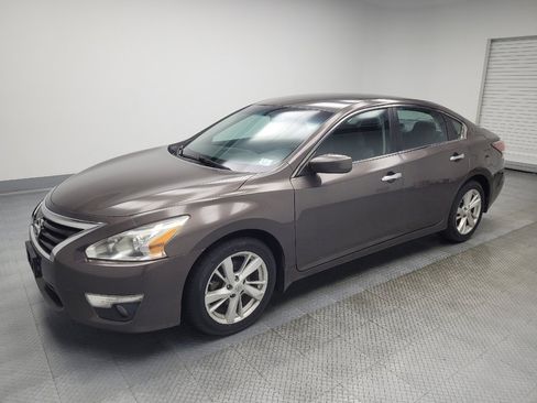 Used 2015 Nissan Altima 2.5 SV image 2