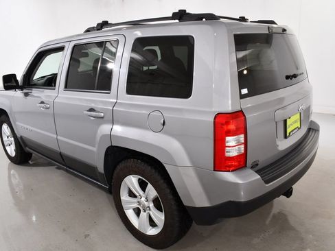 Used 2017 Jeep Patriot Latitude FWD image 15