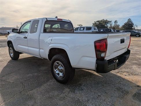 Used 2022 Toyota Tacoma image 6