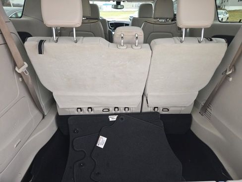 Used 2019 Chrysler Pacifica Limited image 9