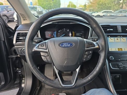 Used 2019 Ford Fusion SEL FWD image 14