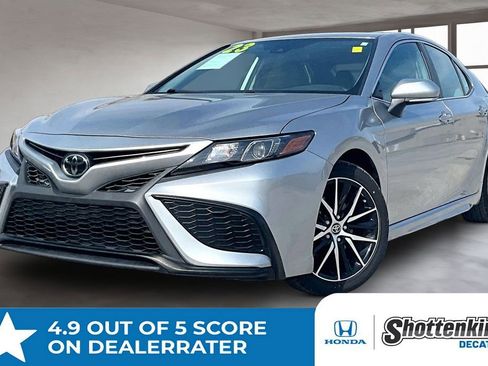 Used 2023 Toyota Camry SE image 1