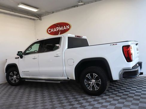 Used 2021 GMC Sierra 1500 SLE w/ X31 Off-Road Package AWD/4WD image 3