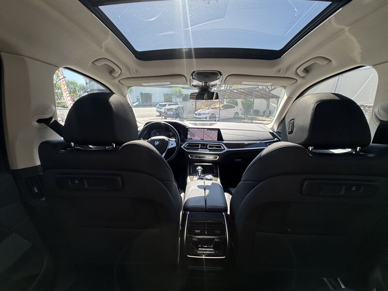 Used 2020 BMW X7 xDrive40i w/ Premium Package AWD/4WD image 31