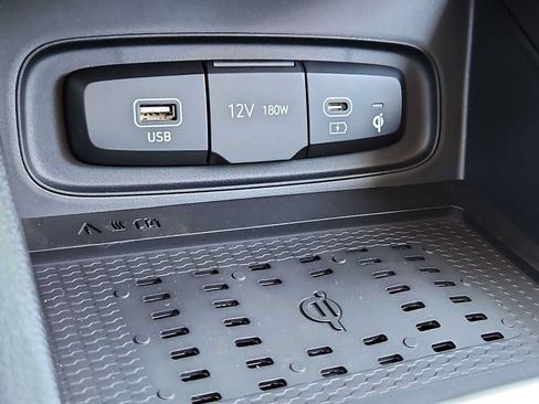Used 2026 Hyundai Venue SEL FWD image 30