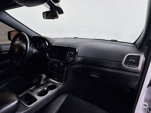 Used 2021 Jeep Grand Cherokee Laredo X AWD/4WD image 28