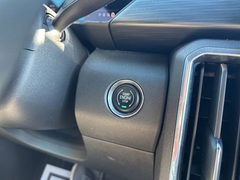 Used 2025 GMC Acadia Elevation image 31