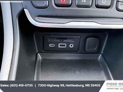 Certified 2021 GMC Terrain SLT image 22