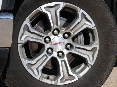 Used 2024 GMC Sierra 1500 SLT w/ X31 Off-Road Package image 12