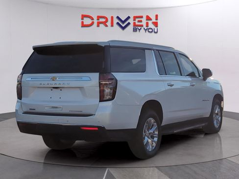 Used 2023 Chevrolet Suburban Premier w/ Premium Package image 5