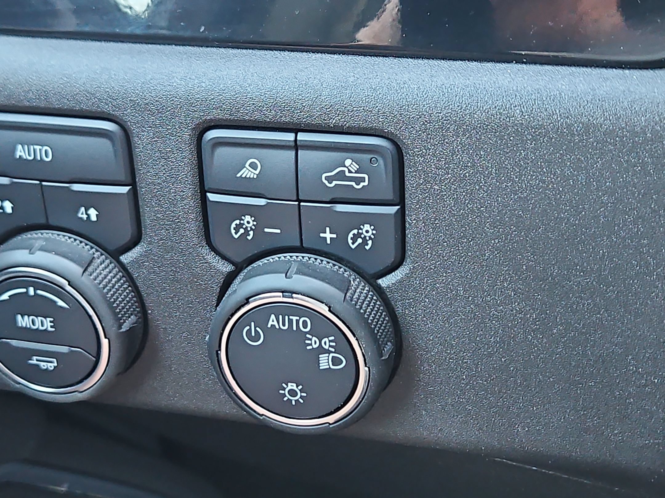 Used 2025 Chevrolet Silverado 1500 LT w/ Safety Package AWD/4WD image 25