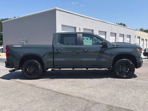 Used 2025 Chevrolet Silverado 1500 Custom Trail Boss w/ Turbomax Blackout Package AWD/4WD image 13