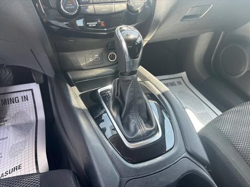 Used 2022 Nissan Rogue Sport SV FWD image 18