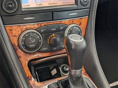 Used 2011 Mercedes-Benz SL 550 image 17
