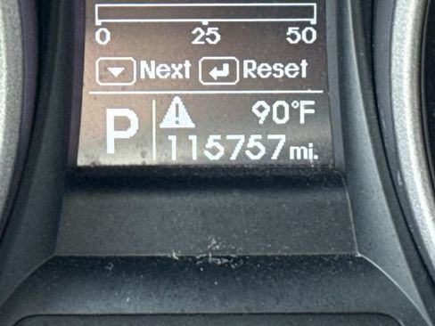 Used 2015 Hyundai Santa Fe GLS FWD image 28
