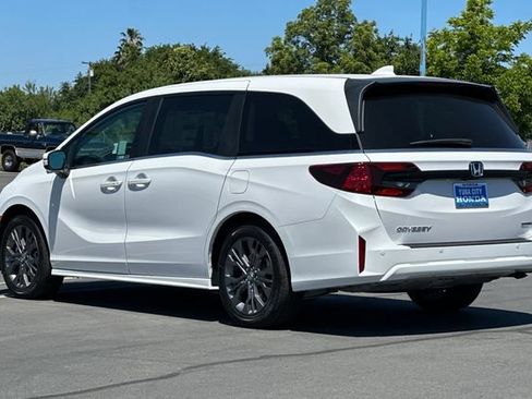 New 2026 Honda Odyssey Touring image 6