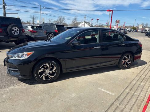 Used 2017 Honda Accord LX image 11