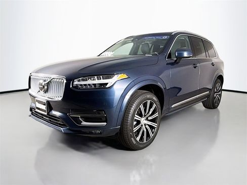 Certified 2025 Volvo XC90 B6 Core image 3