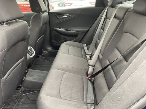 Used 2019 Chevrolet Malibu LT image 9