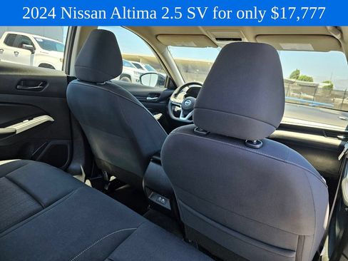 Used 2024 Nissan Altima 2.5 SV FWD image 14