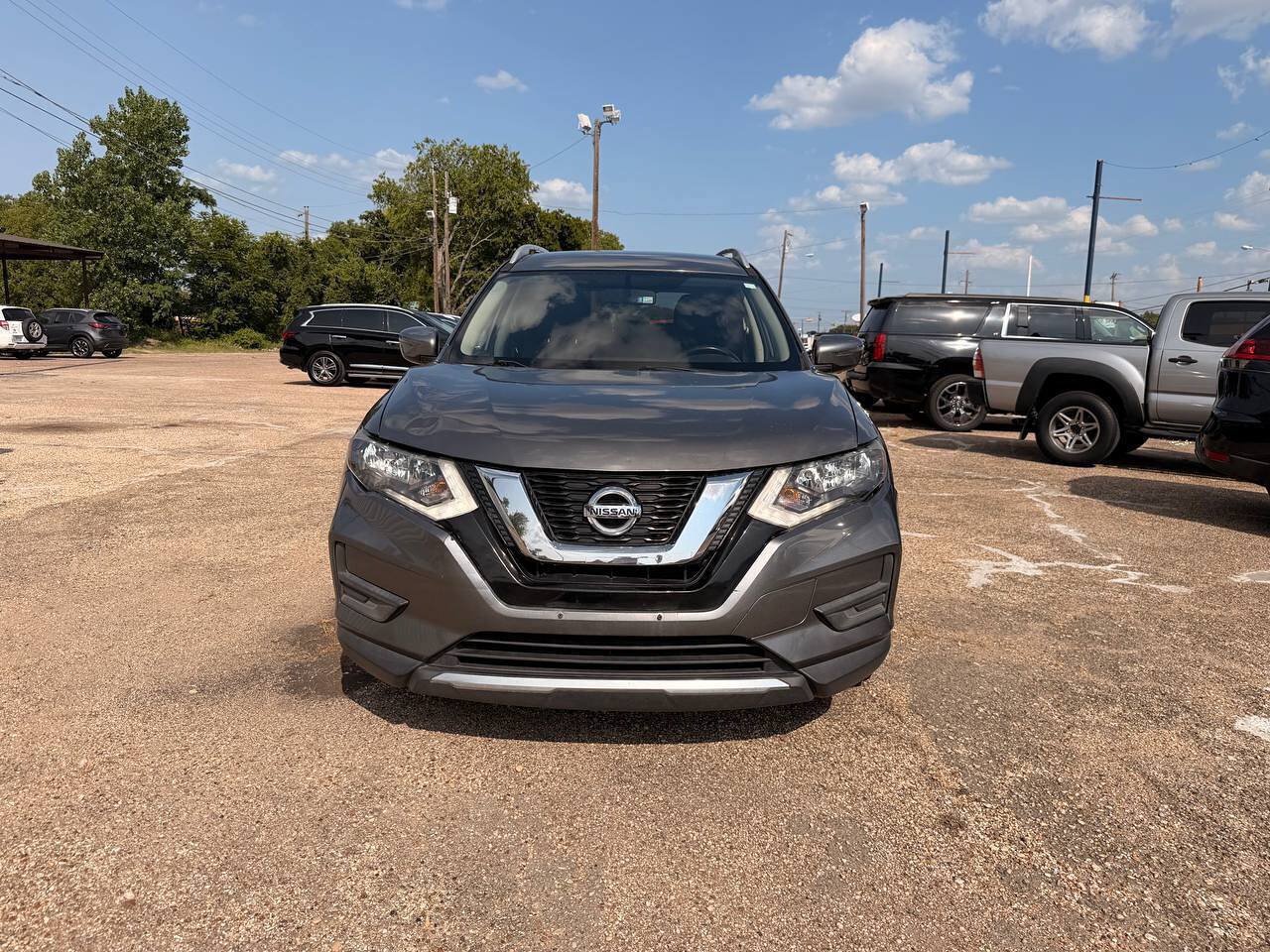 Used 2017 Nissan Rogue SV FWD image 3