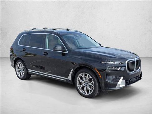 Used 2023 BMW X7 xDrive40i AWD/4WD image 3