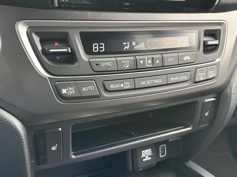 Certified 2022 Honda Pilot Sport image 25