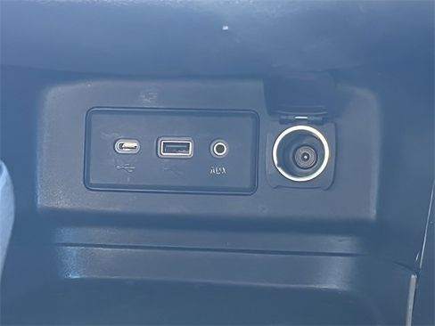 Used 2020 Chevrolet Equinox LT image 29