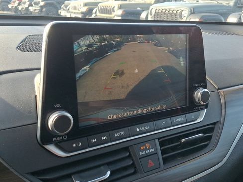 Used 2024 Nissan Altima 2.5 SV image 27