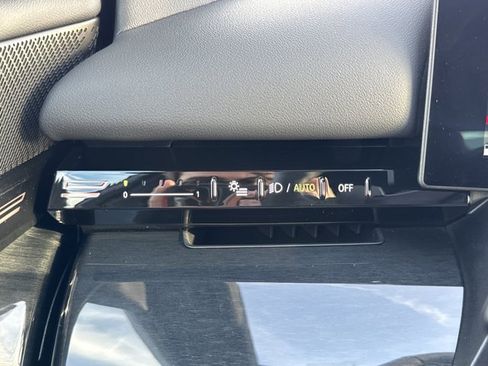 Certified 2025 BMW 530i xDrive image 19