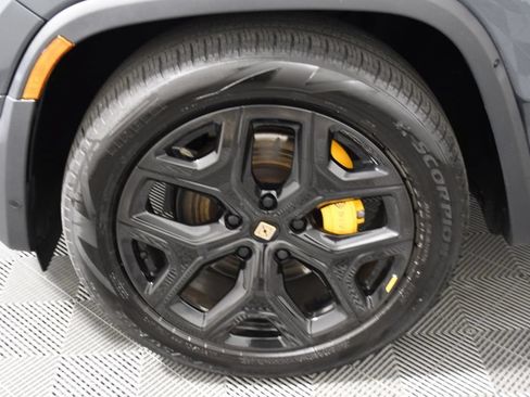Used 2024 Rivian R1S Adventure AWD/4WD image 11