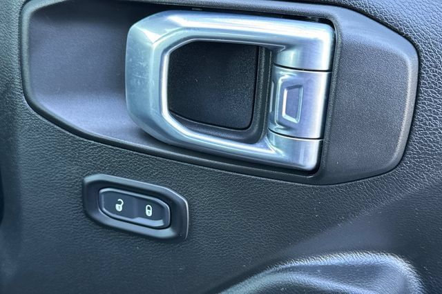 Used 2022 Jeep Gladiator Sport AWD/4WD image 22
