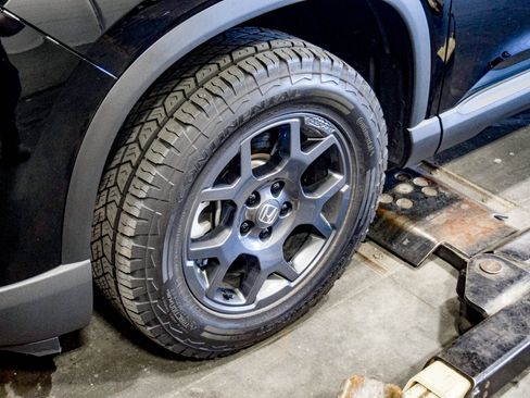 Used 2024 Honda Pilot TrailSport image 10