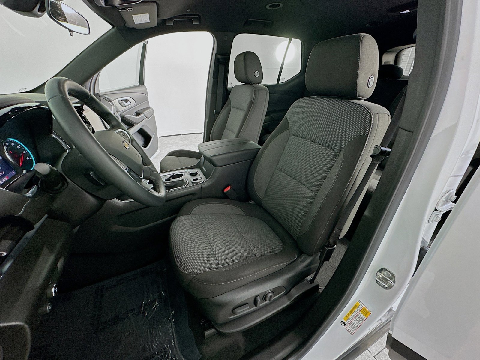 Used 2023 Chevrolet Traverse LT FWD image 27