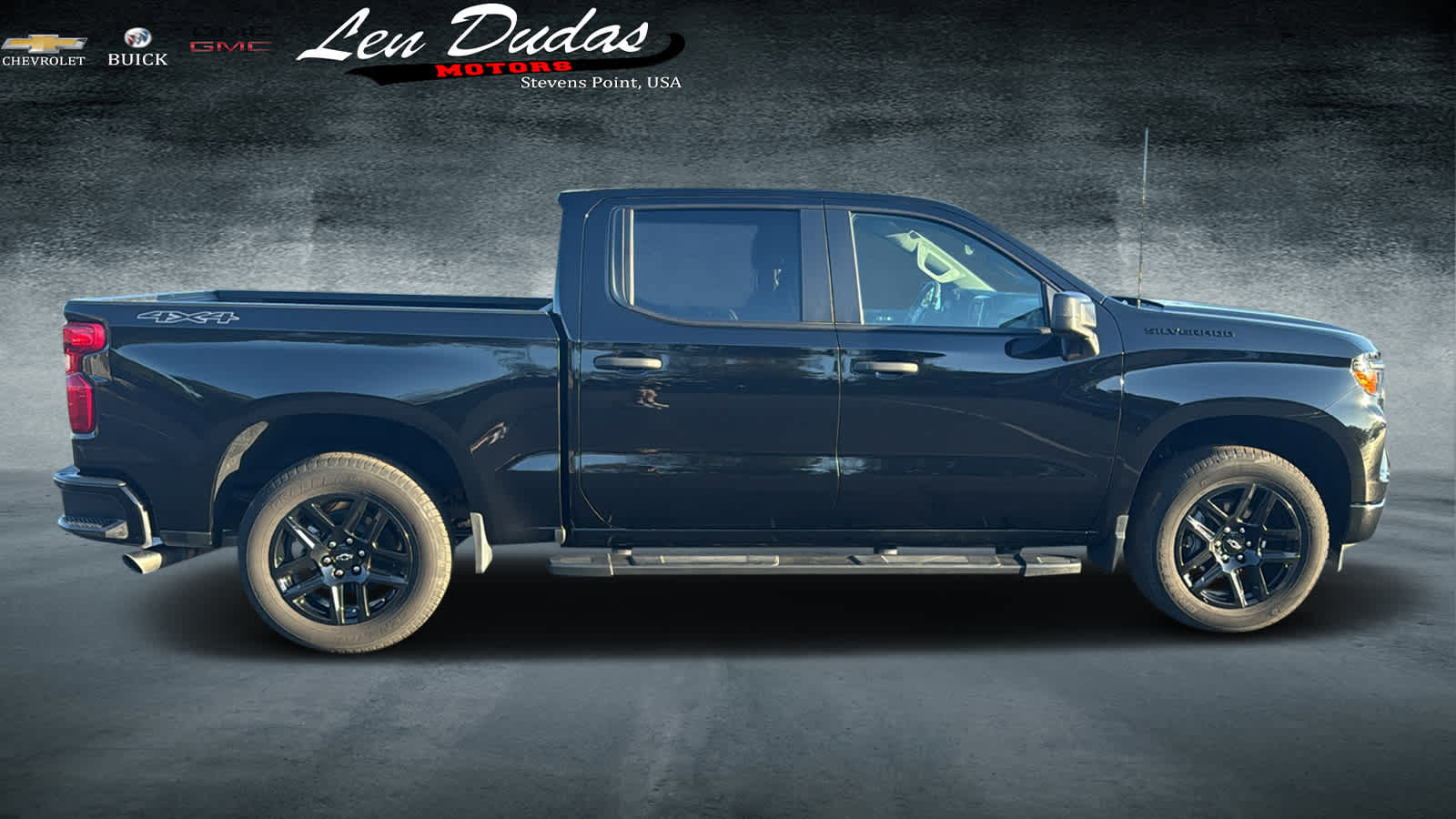 Used 2024 Chevrolet Silverado 1500 Custom w/ Dark Appearance Package AWD/4WD image 5