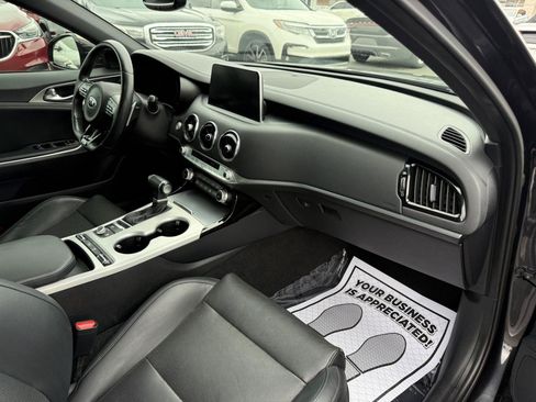 Used 2019 Kia Stinger GT1 RWD image 12