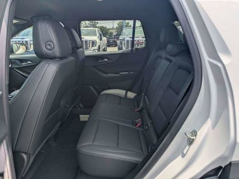 New 2026 Chevrolet Equinox LT w/ Convenience Package II FWD image 16