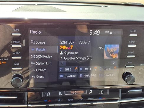 Used 2023 Toyota Sienna LE FWD image 28