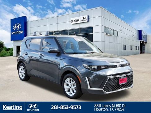 Used 2023 Kia Soul LX w/ LX Technology Package image 3