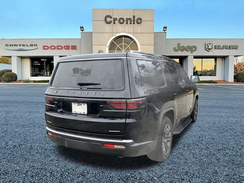 Used 2022 Jeep Wagoneer Series III w/ Rear Seat Video Group 1 image 3