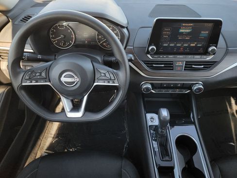 Used 2024 Nissan Altima 2.5 SV image 27