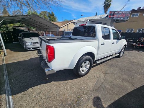 Used 2005 Nissan Frontier SE image 4