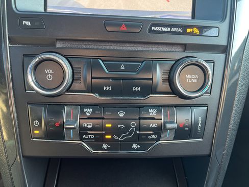 Used 2017 Ford Explorer XLT w/ Equipment Group 202A image 30