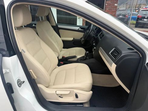 Used 2013 Volkswagen Jetta SE FWD image 10