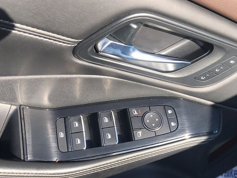 Certified 2023 Nissan Rogue SL w/ SL Premium Package image 7