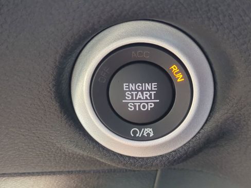 New 2026 Chrysler Pacifica Select image 30