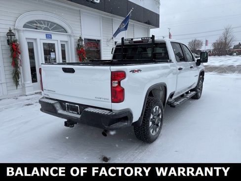 Used 2022 Chevrolet Silverado 2500 Custom w/ Custom Value Package image 5