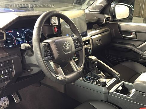 Used 2025 Toyota Tacoma TRD Sport image 26