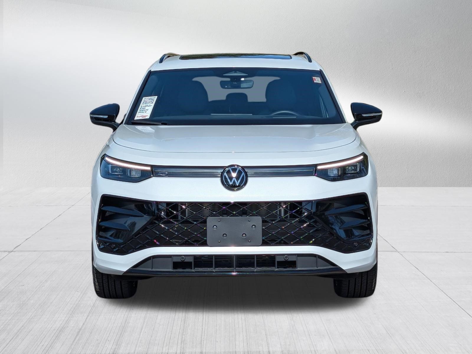 Certified 2026 Volkswagen Tiguan SE R-Line AWD/4WD image 2